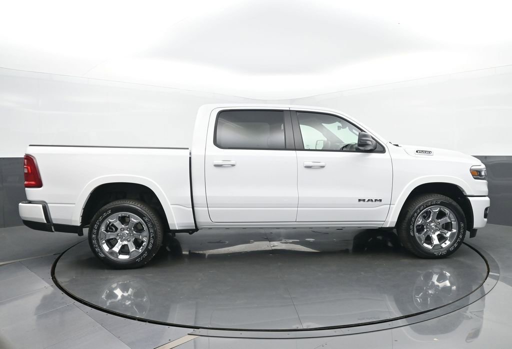 New 2026 RAM 1500 4x4 Crew Cab image 7