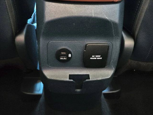 Used 2023 Ford Maverick Lariat w/ Lariat Luxury Package FWD image 16