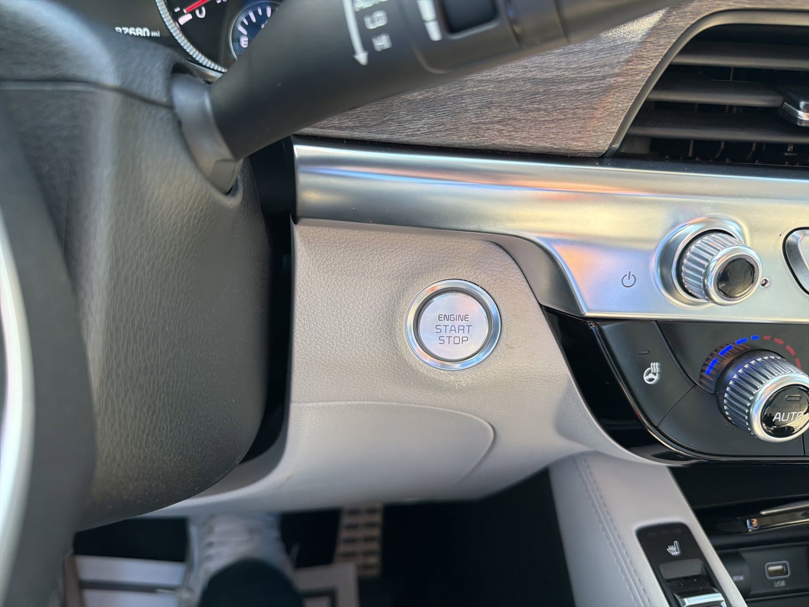 Used 2021 Kia Telluride SX w/ SX Prestige Package image 17