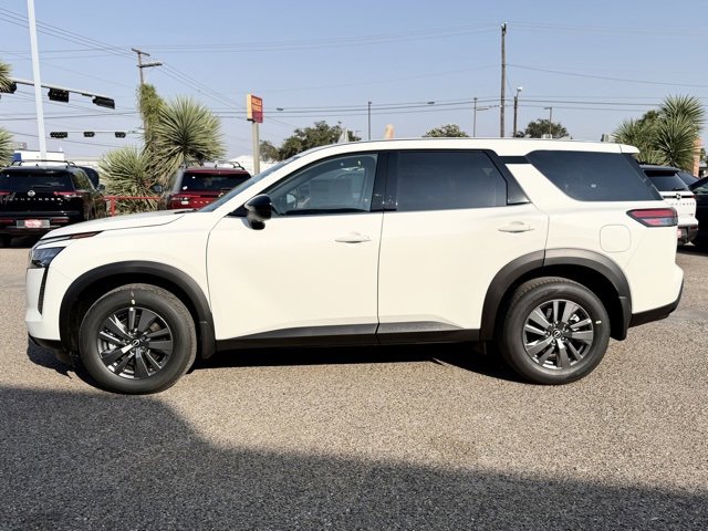 New 2026 Nissan Pathfinder S image 4