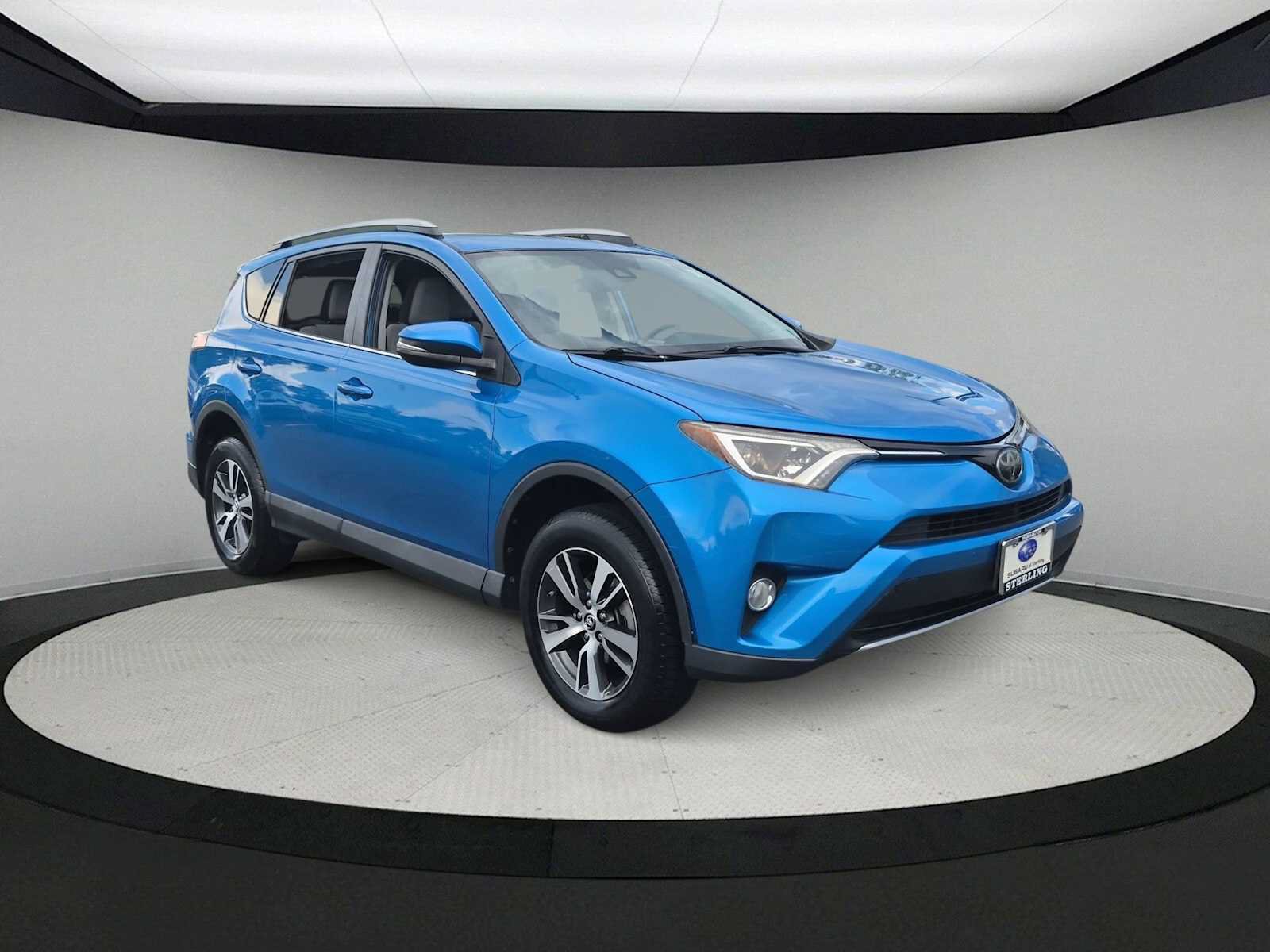 Used 2018 Toyota RAV4 XLE w/ Plus Extra Value Package FWD image 2