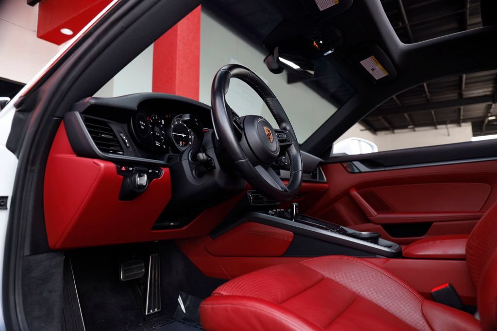 Used 2020 Porsche 911 Carrera RWD image 18