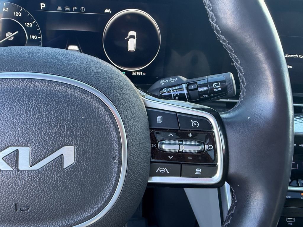 Used 2024 Kia Carnival SX Prestige image 17