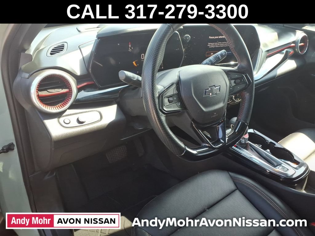 Used 2024 Chevrolet Trax RS w/ Sunroof Package FWD image 16