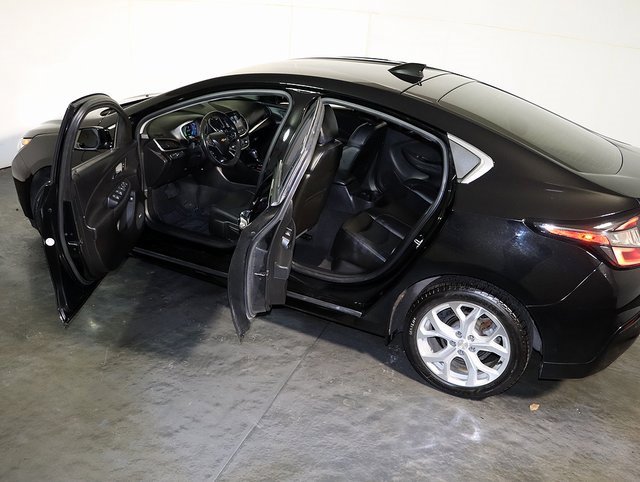 Used 2018 Chevrolet Volt Premier w/ Driver Confidence Package image 5