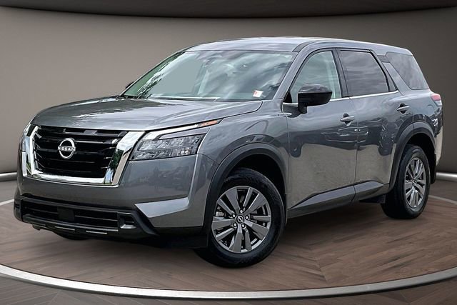 Certified 2024 Nissan Pathfinder S FWD image 1