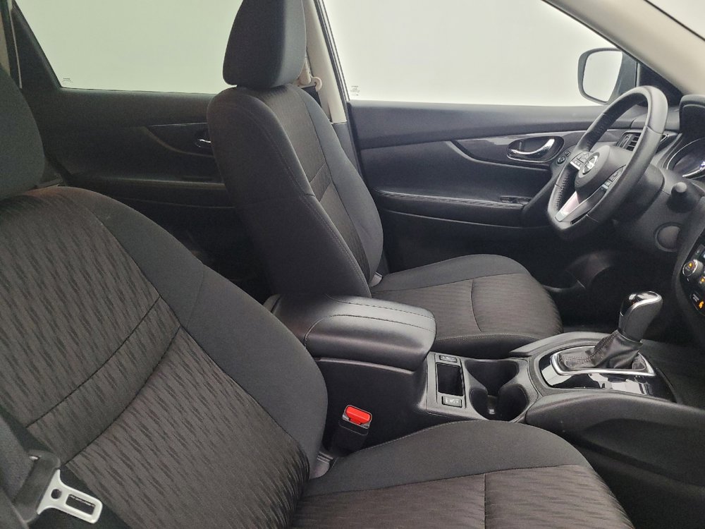 Used 2020 Nissan Rogue SV image 21