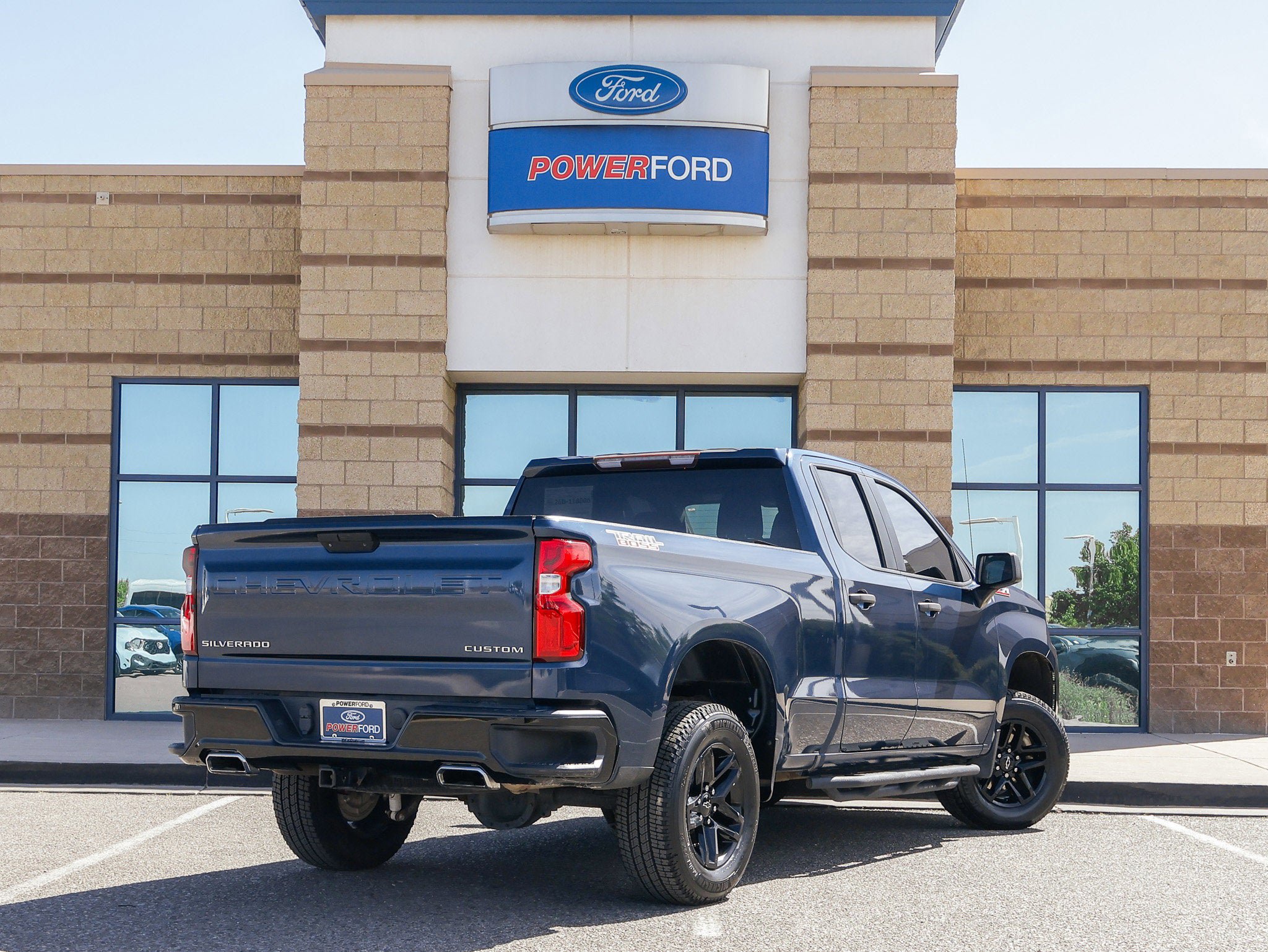 Used 2019 Chevrolet Silverado 1500 Custom Trail Boss w/ Custom Convenience Package AWD/4WD image 6
