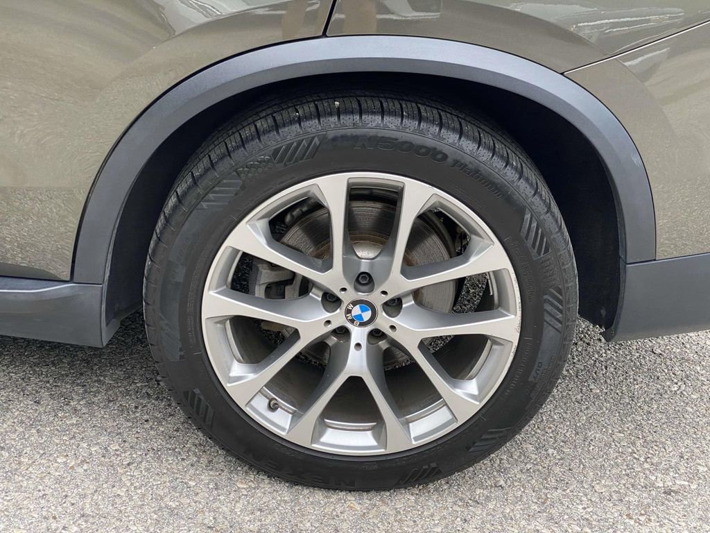 Used 2020 BMW X5 xDrive40i w/ Premium Package AWD/4WD image 9