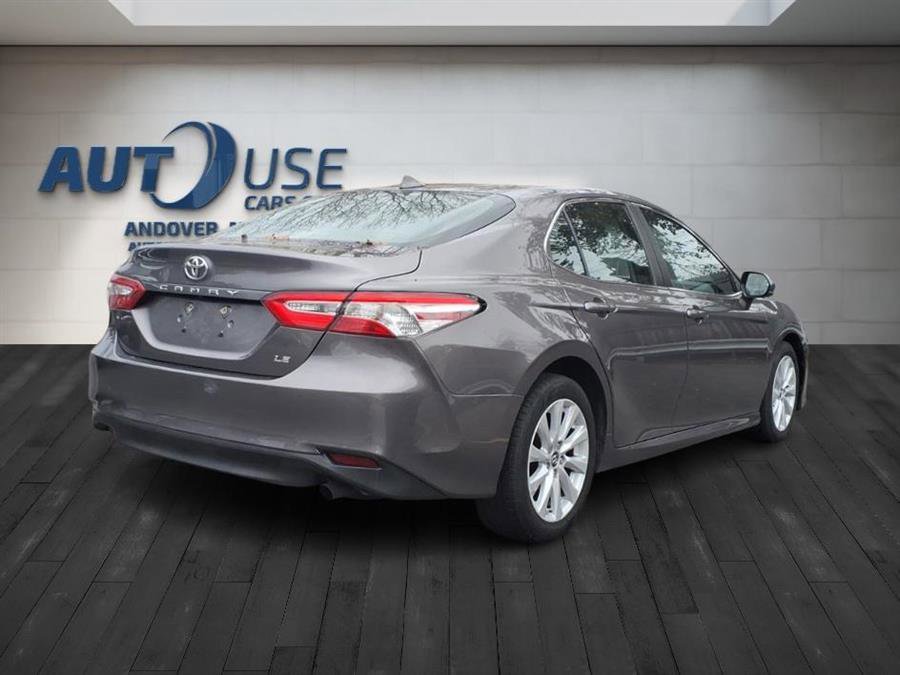 Used 2019 Toyota Camry L image 9