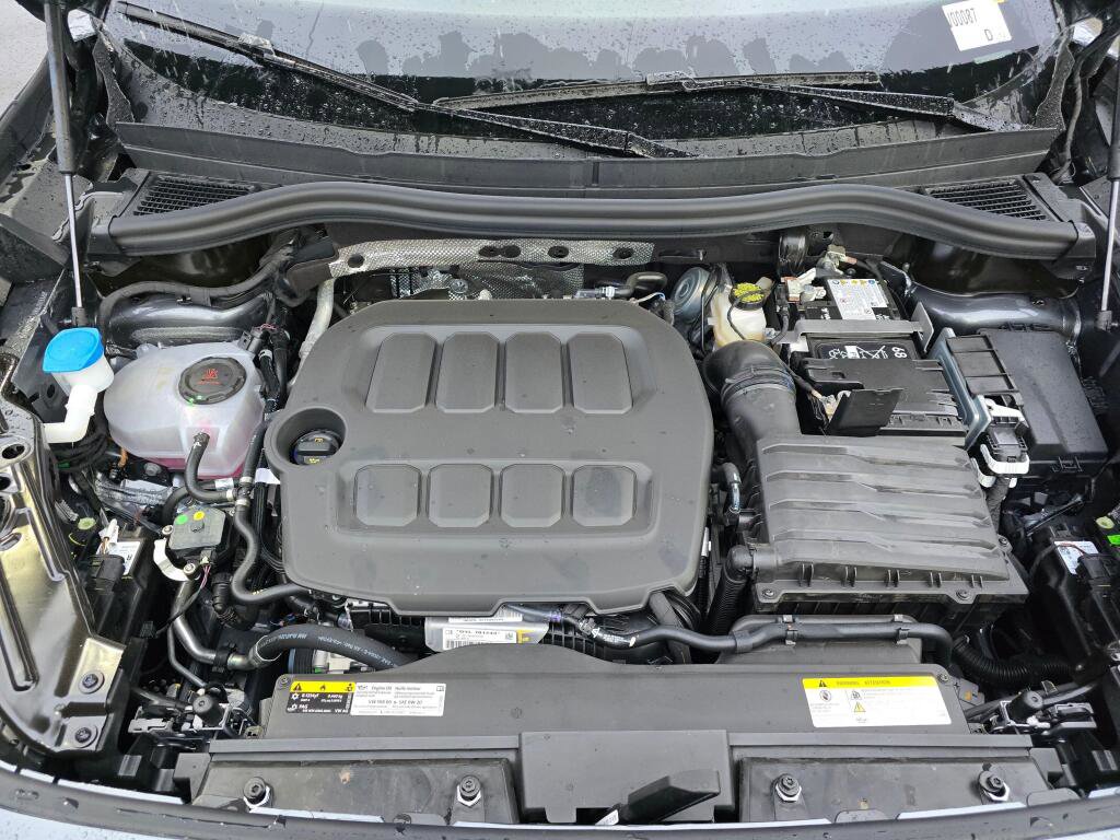 New 2026 Volkswagen Tiguan SE image 12