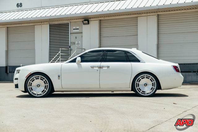 Used 2022 Rolls-Royce Ghost w/ Ghost Package image 41