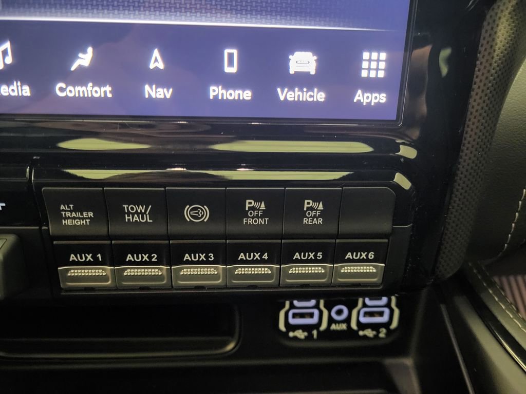 Used 2024 RAM 3500 Limited image 12