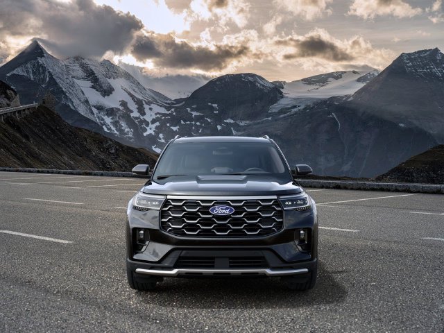 New 2027 Ford Explorer Platinum w/ LUX Leather Package AWD/4WD image 3