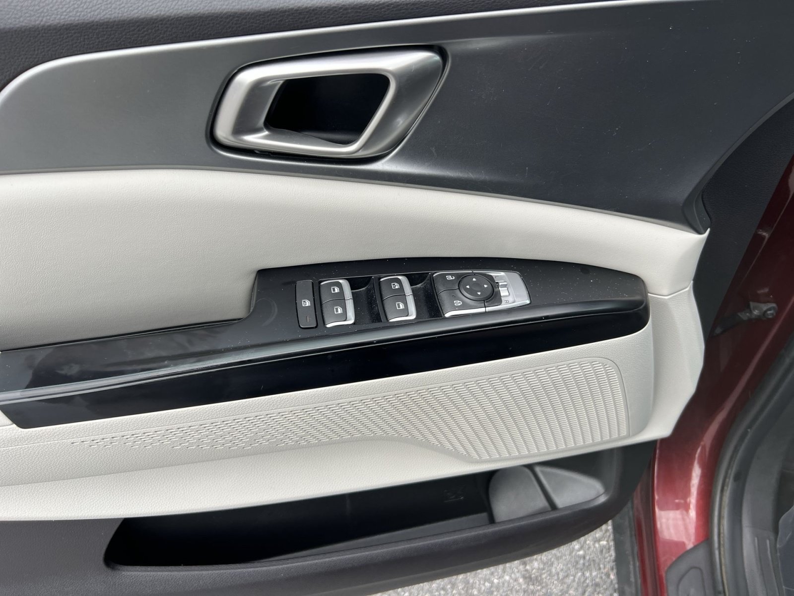 Used 2024 Kia Carnival LX FWD image 15