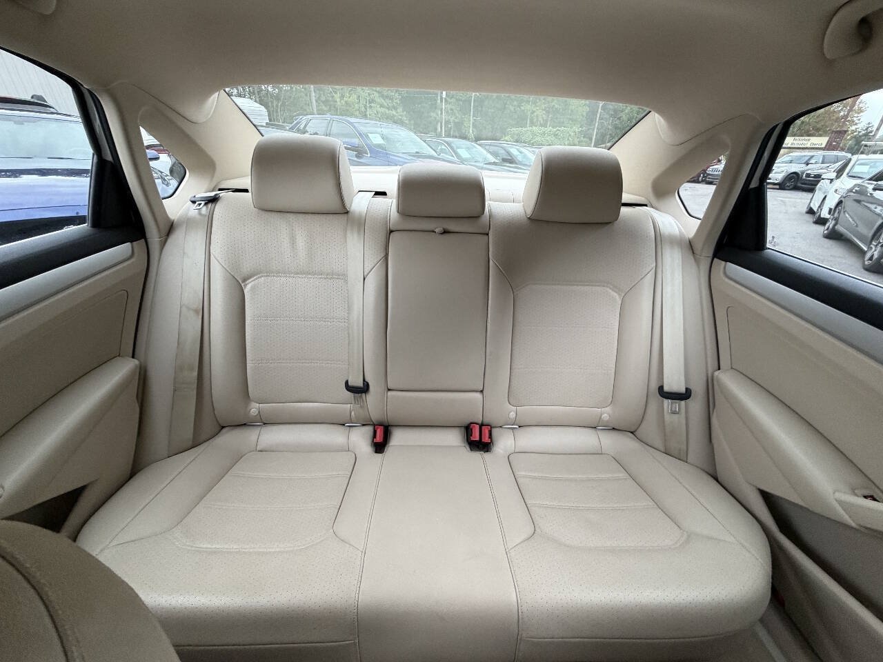 Used 2013 Volkswagen Passat 2.5 SE FWD image 26