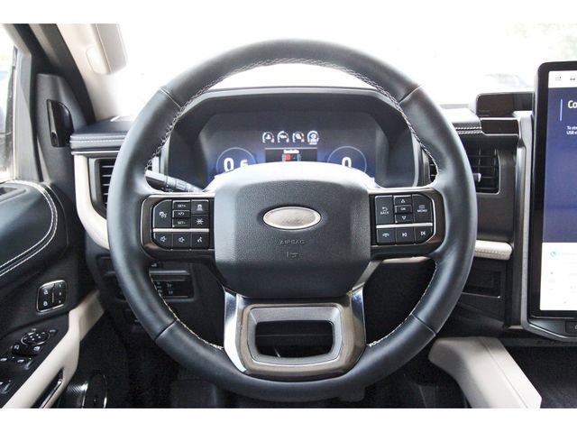 Used 2024 Ford Expedition Platinum RWD image 15