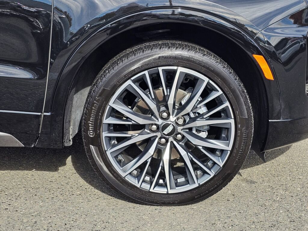 Used 2025 Cadillac XT4 Sport image 14