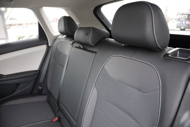 Used 2025 Volkswagen Taos SE AWD/4WD image 13