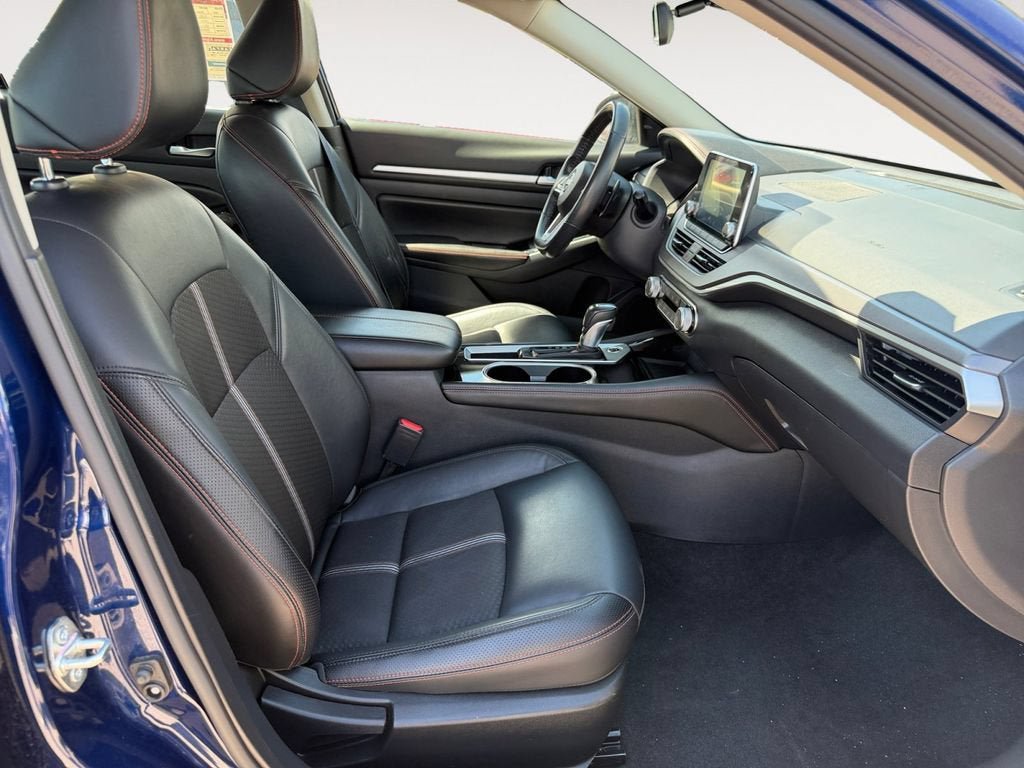 Used 2024 Nissan Altima 2.5 SR FWD image 15