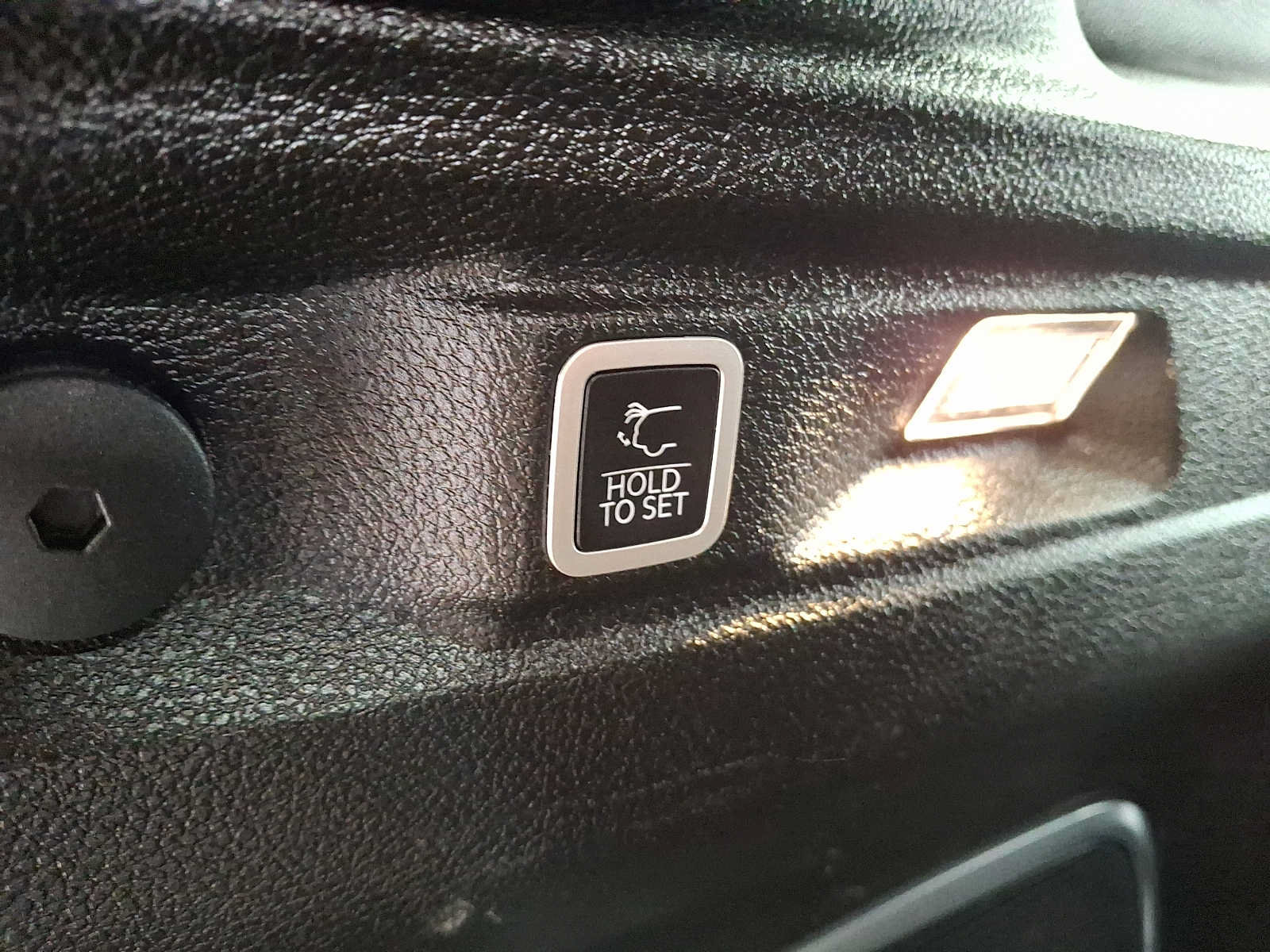 Used 2022 Jeep Grand Cherokee L Limited AWD/4WD image 29