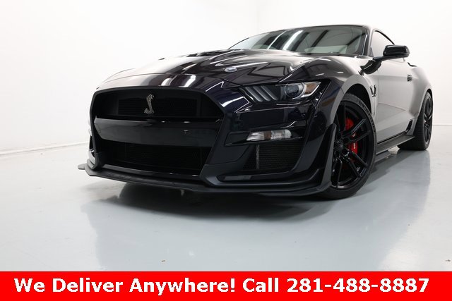Used 2022 Ford Mustang Shelby GT500 w/ Technology Package image 2