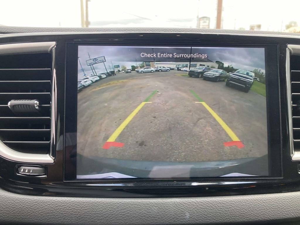 Used 2023 Chrysler Pacifica Touring-L FWD image 22