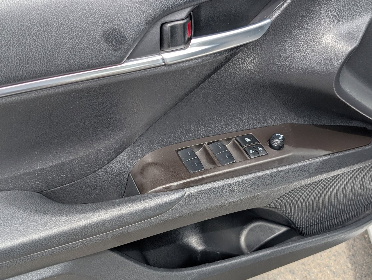 Used 2024 Toyota Camry LE FWD image 15
