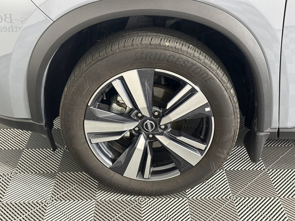 Used 2024 Nissan Rogue SL w/ SL Premium Package FWD image 11