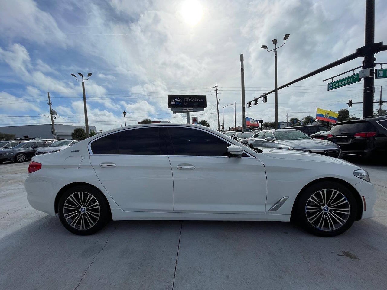 Used 2018 BMW 530e xDrive AWD/4WD image 5