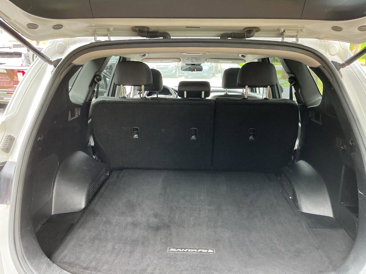 Used 2019 Hyundai Santa Fe SE AWD/4WD image 18