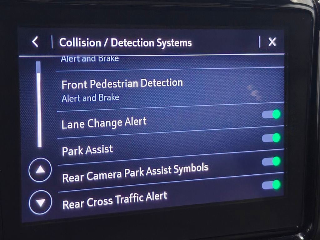 Used 2022 Chevrolet Traverse LT image 47