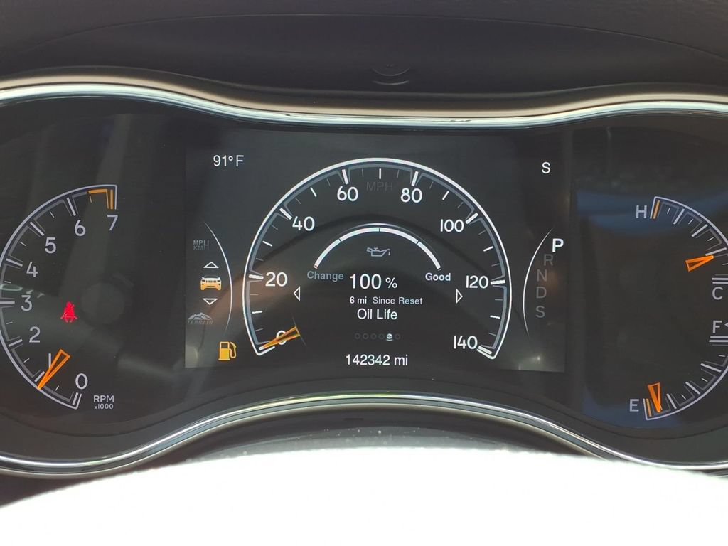 Used 2014 Jeep Grand Cherokee Limited AWD/4WD image 8