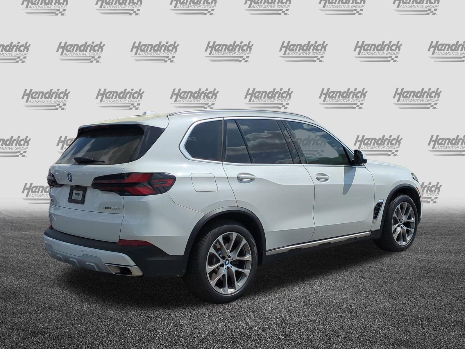 Certified 2024 BMW X5 xDrive50e w/ Premium Package image 10