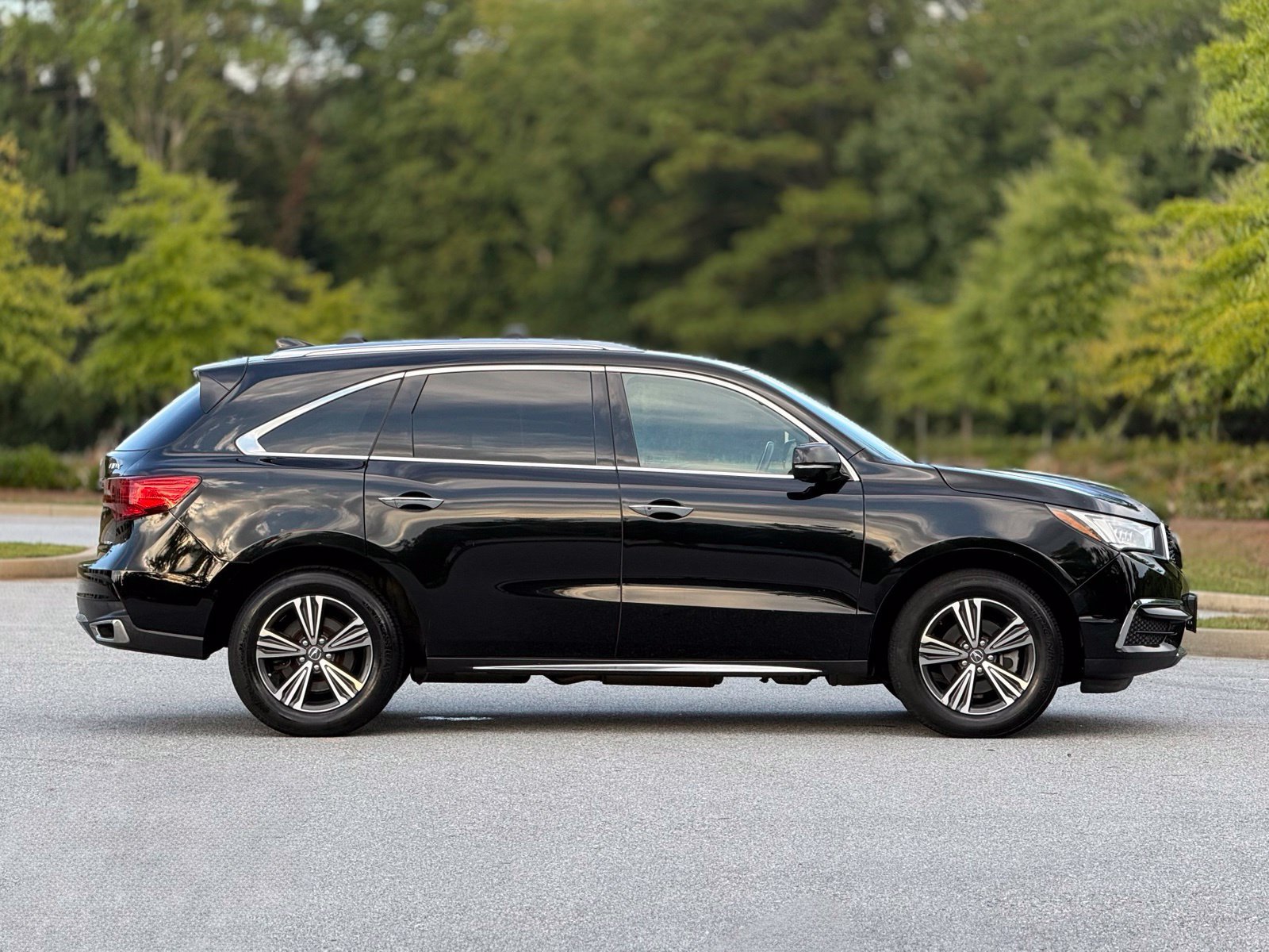 Used 2018 Acura MDX SH-AWD image 12