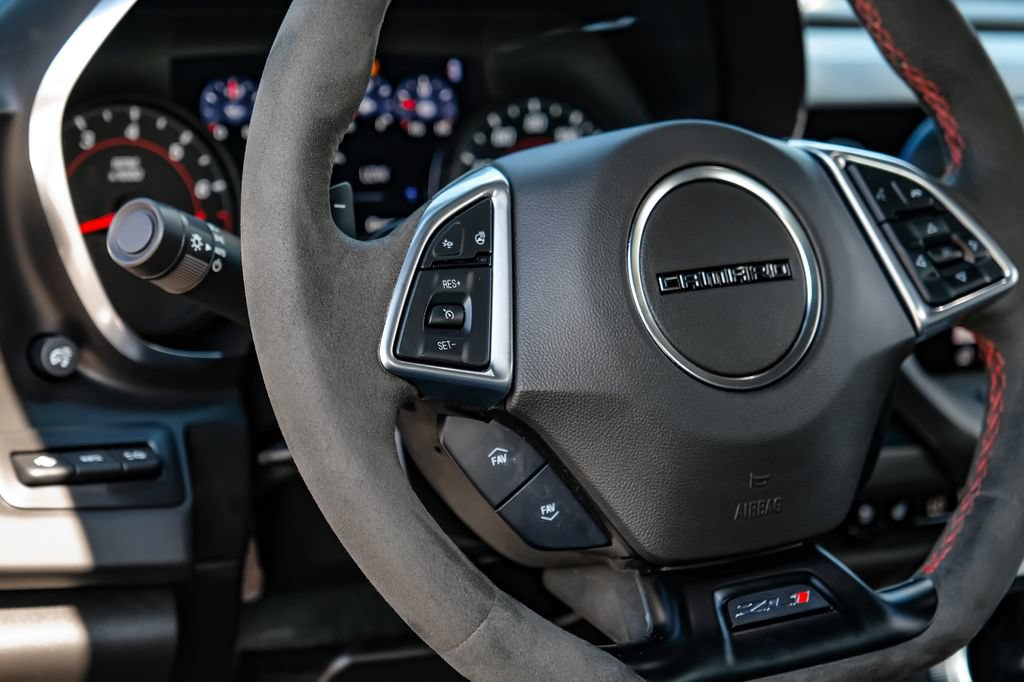 Used 2022 Chevrolet Camaro ZL1 RWD image 15