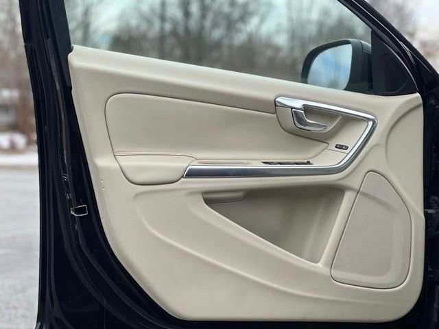 Used 2013 Volvo S60 T5 image 9