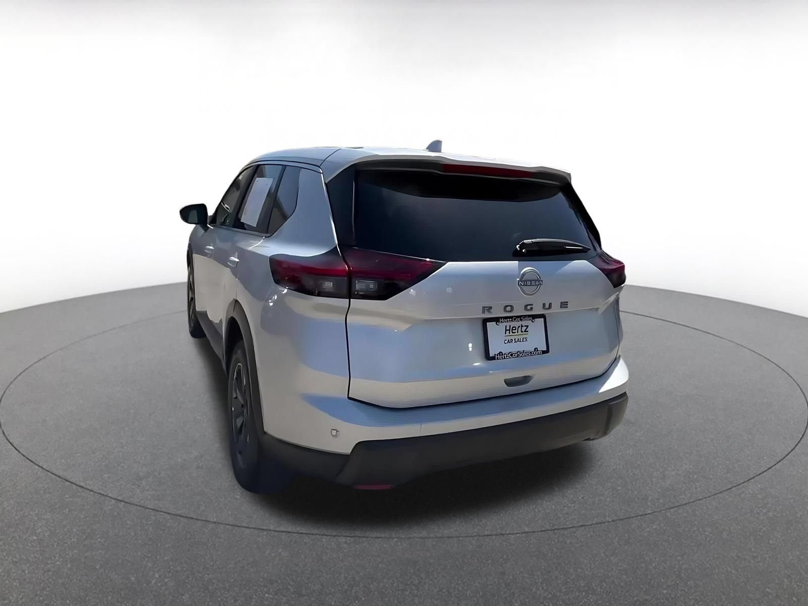 Used 2025 Nissan Rogue SV FWD image 11