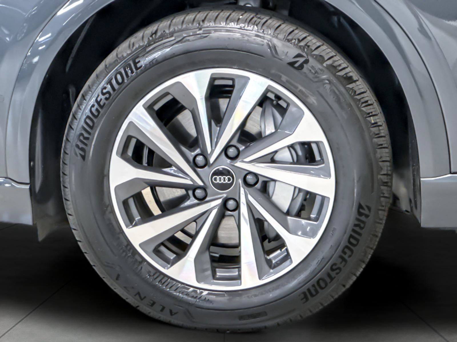 Used 2025 Audi Q6 e-tron Premium Plus AWD/4WD image 26