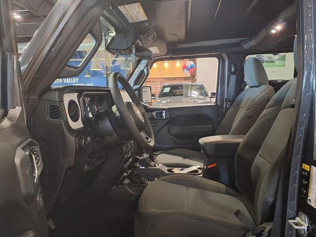 Used 2025 Jeep Wrangler Sport S image 14