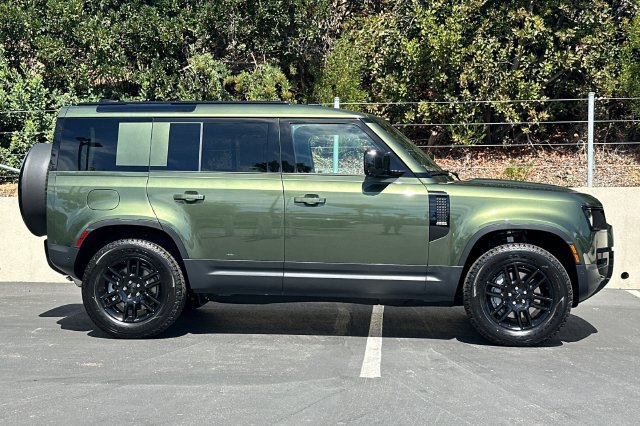 New 2026 Land Rover Defender 110 S AWD/4WD image 6