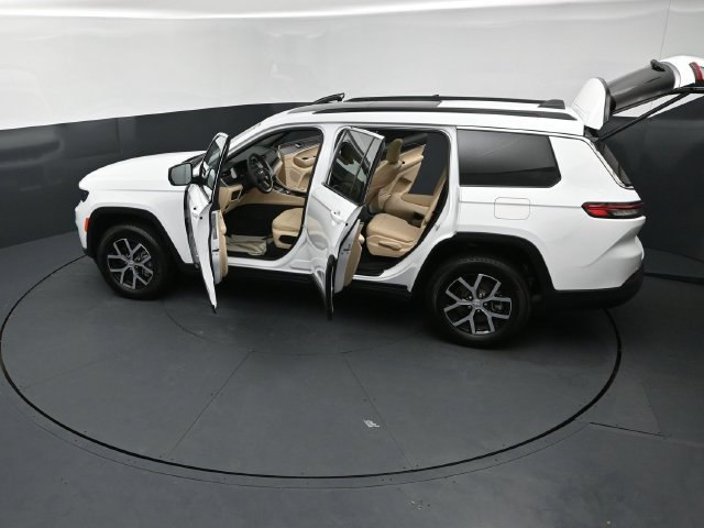 Used 2025 Jeep Grand Cherokee L Limited w/ Trailer Tow Package AWD/4WD image 27
