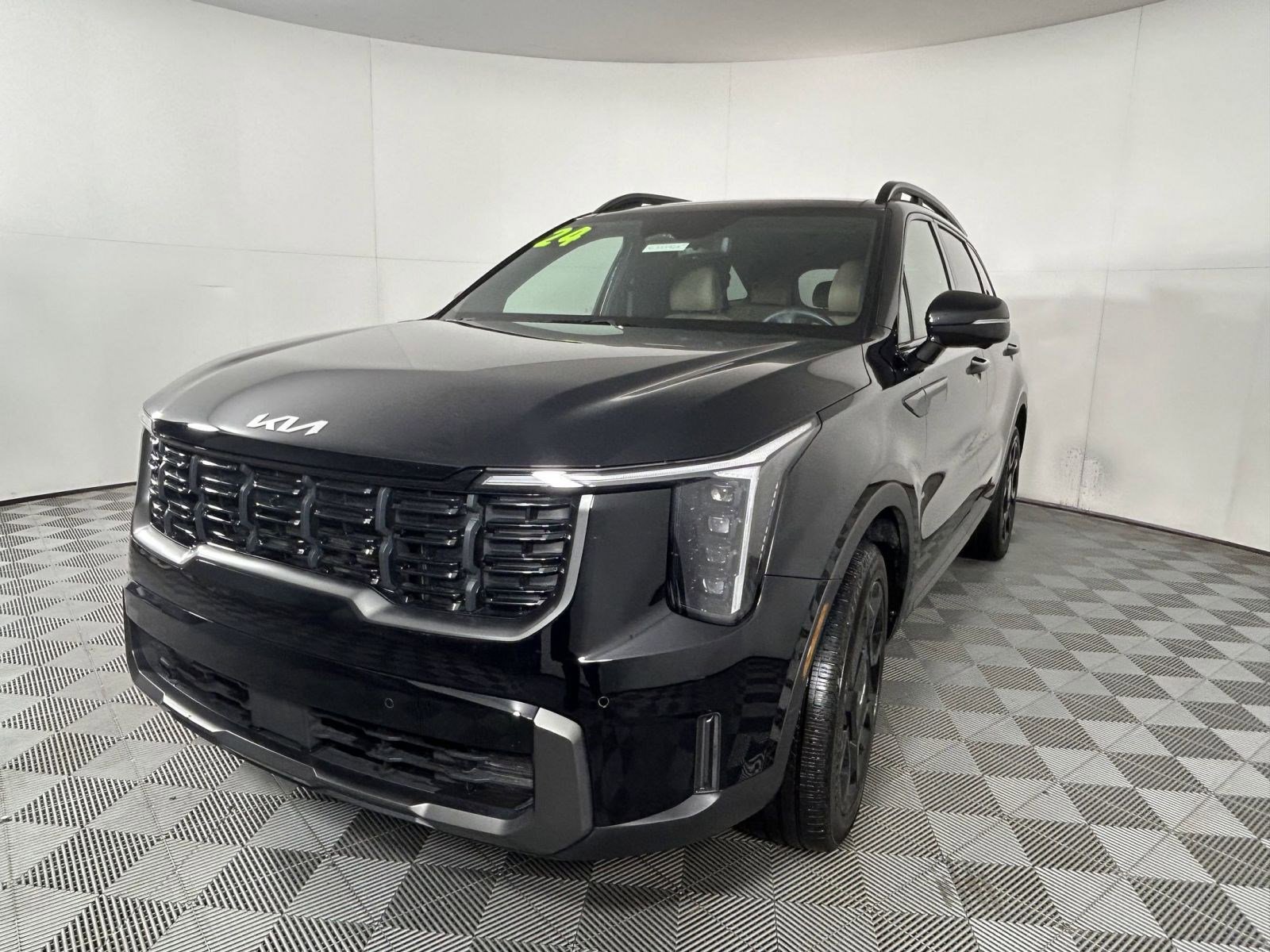 Certified 2024 Kia Sorento SX Prestige w/ Olive Brown Leather Package image 3