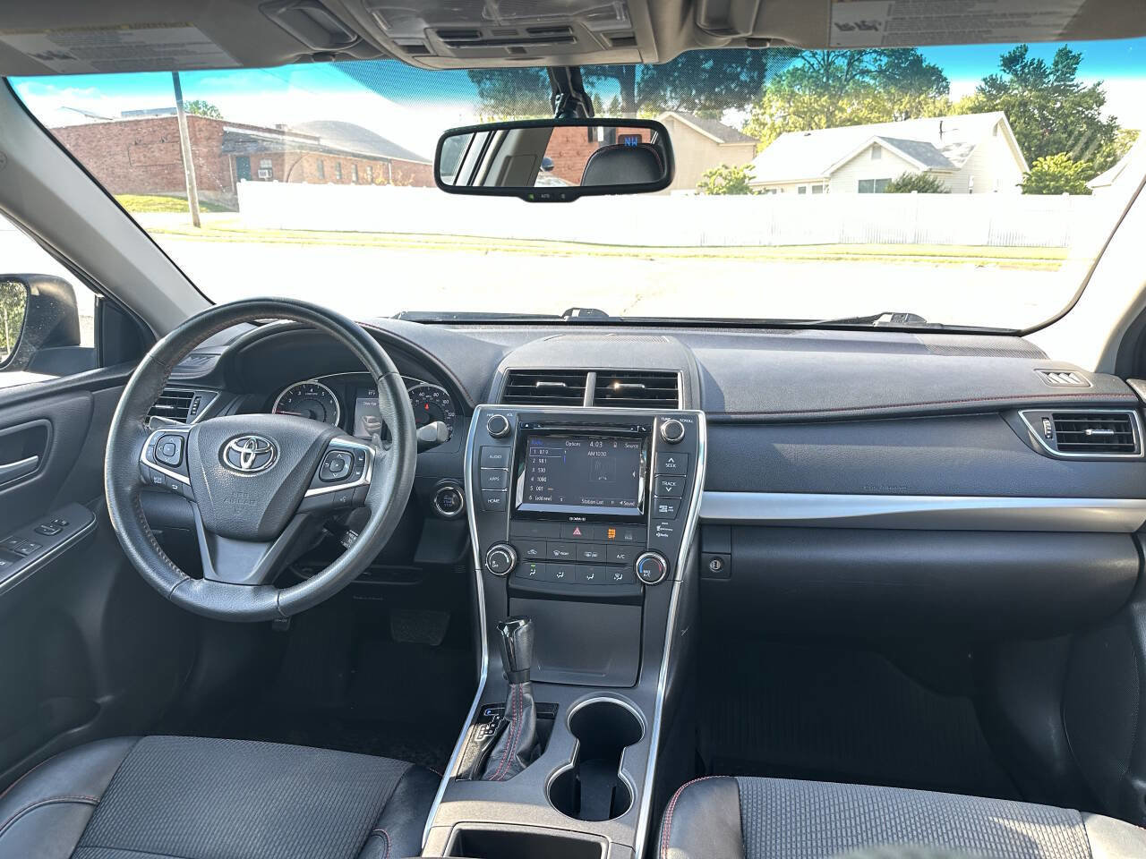 Used 2017 Toyota Camry SE image 13