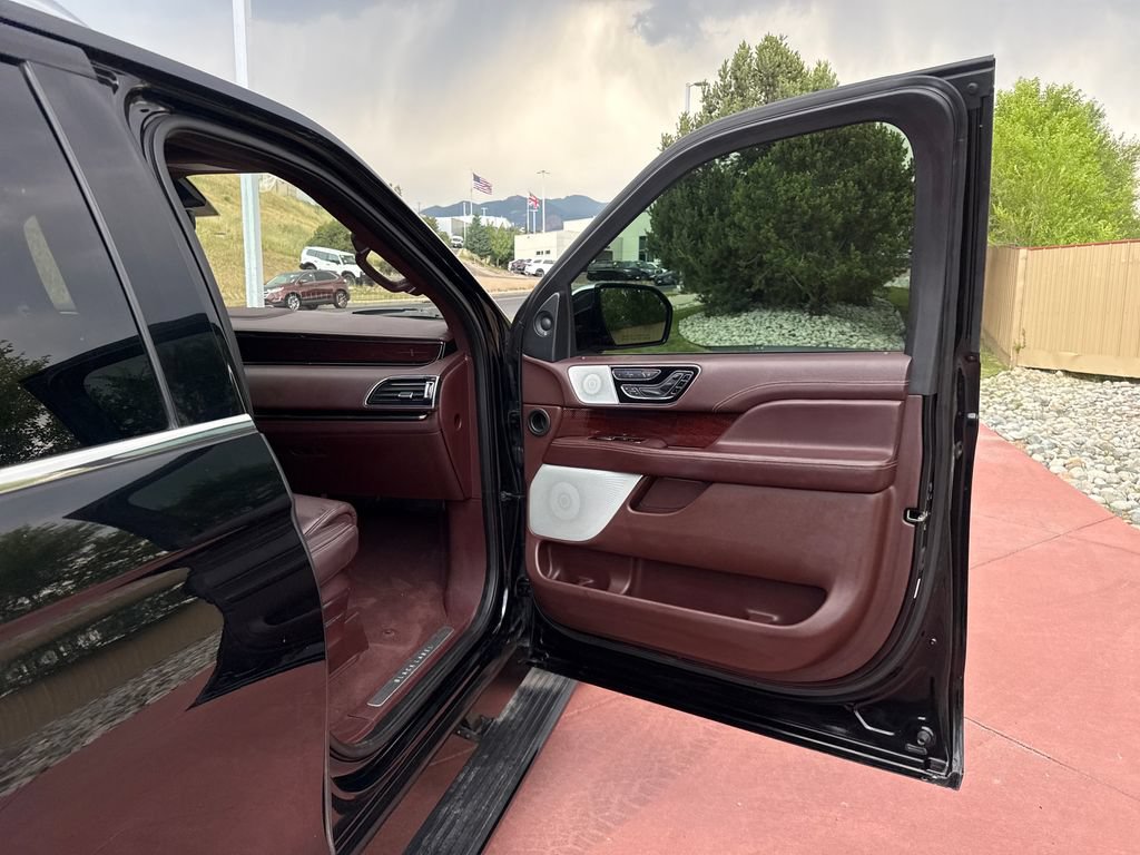 Used 2018 Lincoln Navigator Black Label AWD/4WD image 31