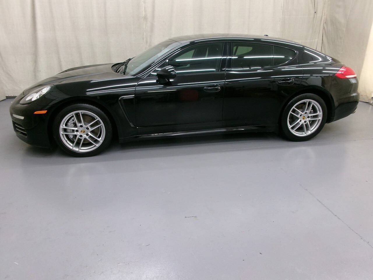 Used 2014 Porsche Panamera 4 AWD/4WD image 5