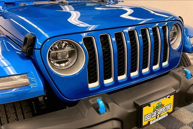 Used 2022 Jeep Wrangler Unlimited Sahara w/ Cold Weather Group image 29