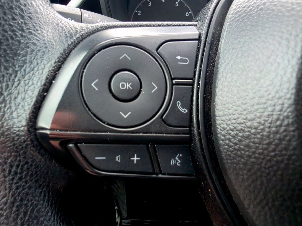 Used 2025 Toyota Corolla LE FWD image 16