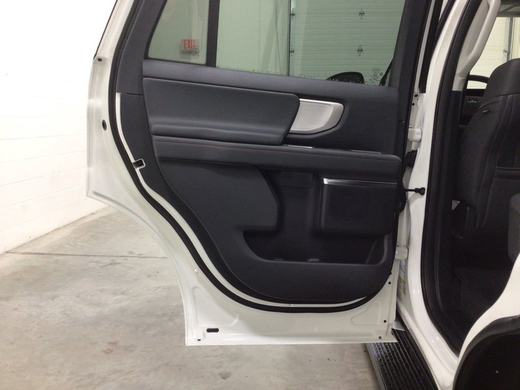 New 2025 Ford Expedition Active image 33