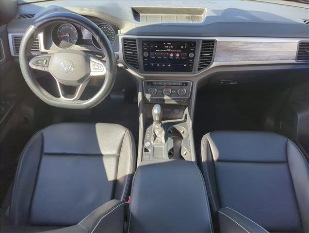 Used 2020 Volkswagen Atlas Cross Sport SE w/ Towing Package image 16